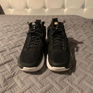 Jordan XXXIV basketball shoes black/white
